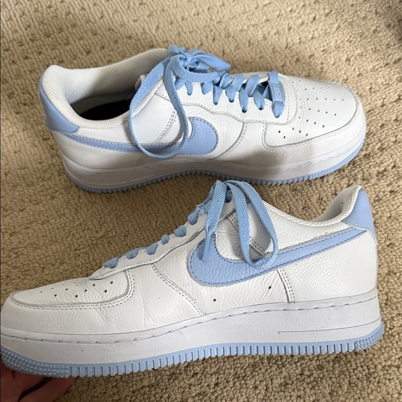 Nike Sneakers - Picture 2 of 5